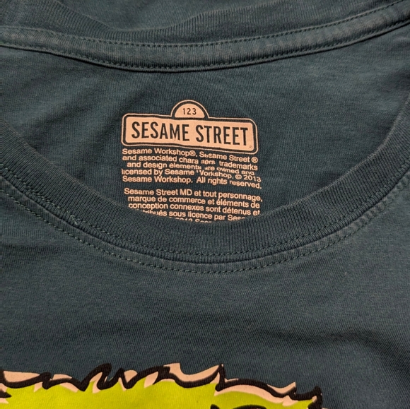 Oscar the Grouch Graphic Tee Teal Junior Size Large 100% Cotton - Picture 5 of 5